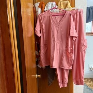 Hanes comfort fit scrub set. Apricot color. Size 2XL.